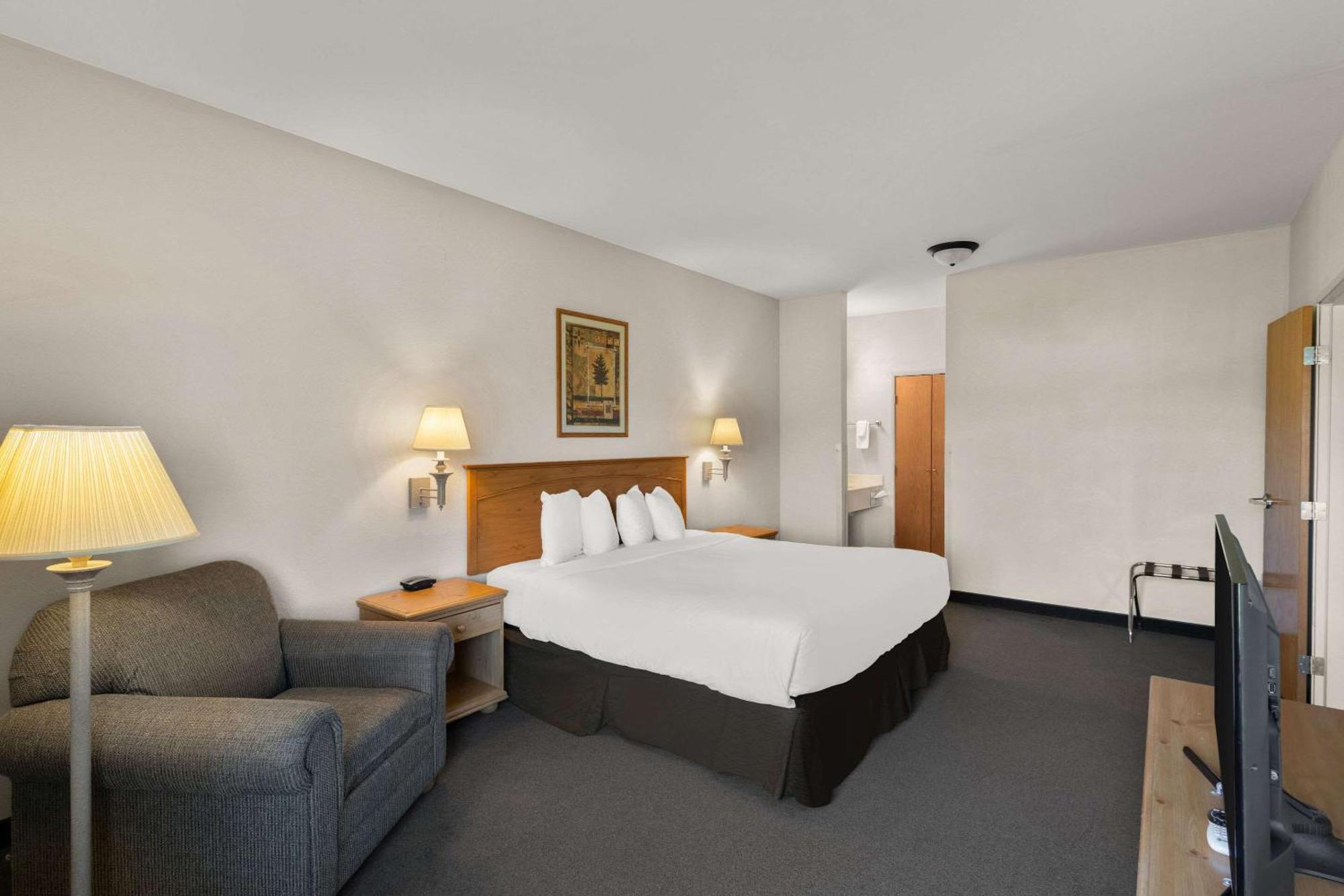 Rodeway Inn&Suites Tomahawk Bagian luar foto