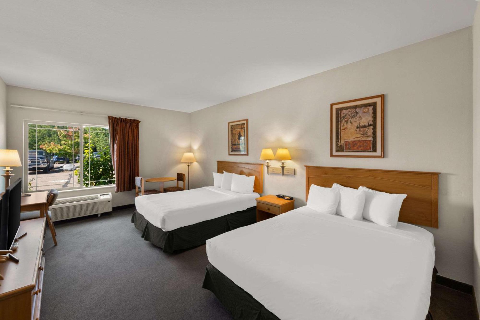 Rodeway Inn&Suites Tomahawk Bagian luar foto