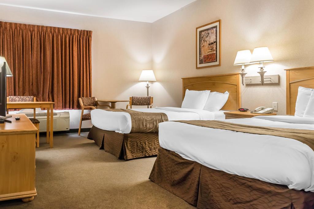 Rodeway Inn&Suites Tomahawk Bagian luar foto