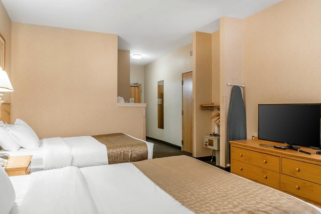 Rodeway Inn&Suites Tomahawk Bagian luar foto