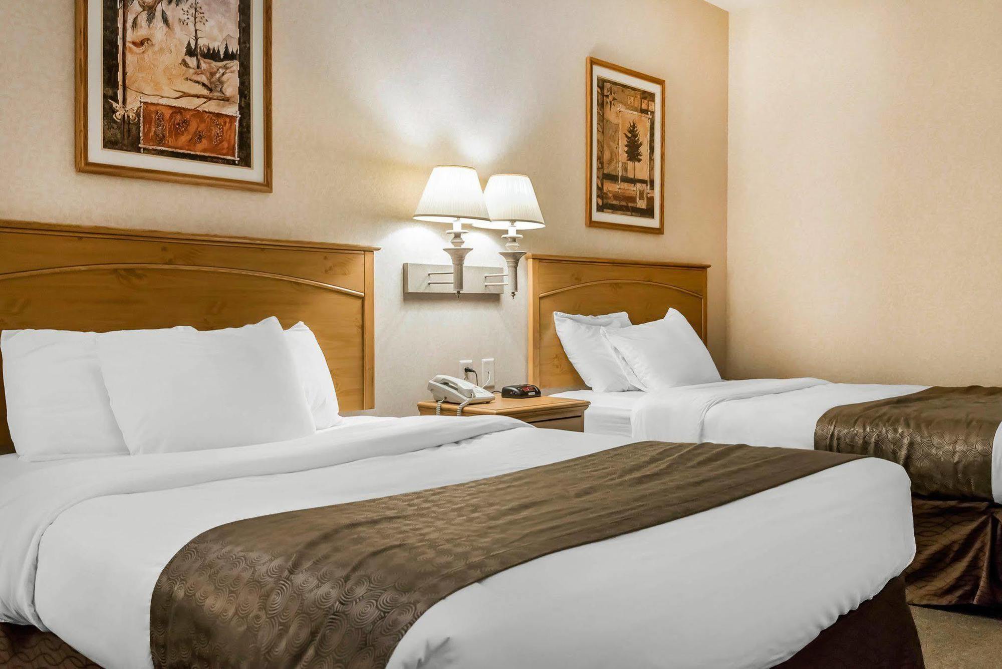 Rodeway Inn&Suites Tomahawk Bagian luar foto