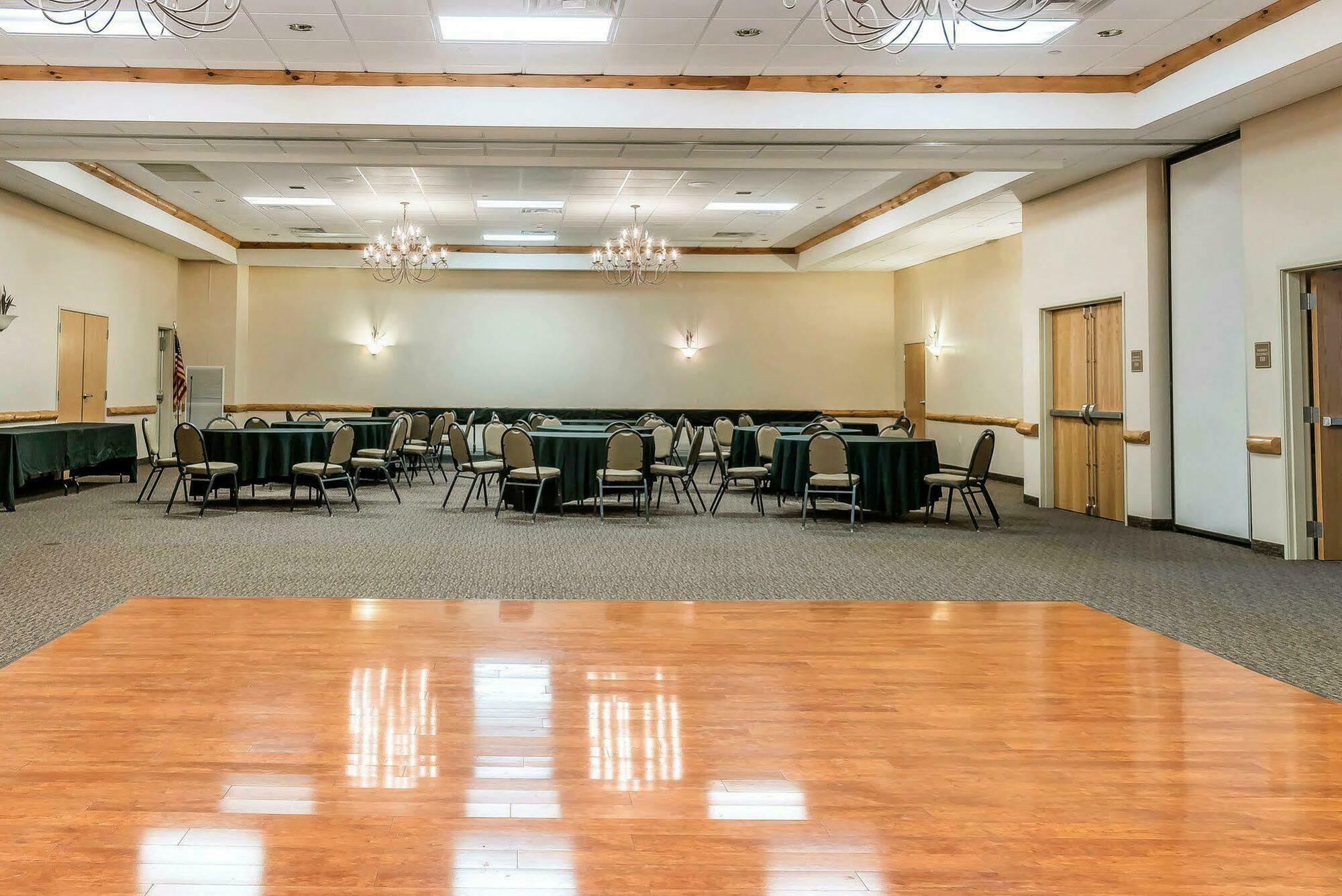 Rodeway Inn&Suites Tomahawk Bagian luar foto